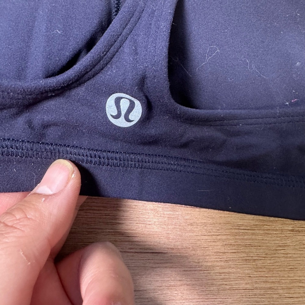 Lululemon Navy Blue Racerback Sports Bra V-Neck T-Back Activewear Womens Sz 2 - Picture 4 of 8